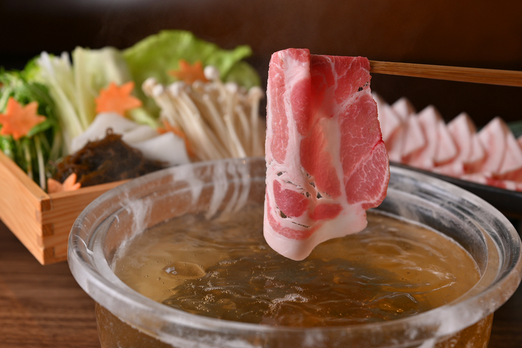 <Domestic A5 brand Wagyu beef shabu-shabu course> Domestic A5 brand Wagyu beef <Mozuku seaweed and lettuce shabu-shabu course>