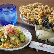 上質で希少な「アグー豚」を【安里家】では、贅沢にも食べ放題で提供。さらに、『沖縄県産太もずく』や『島豆腐』など、沖縄ならではの食材もふんだんに使われています。
