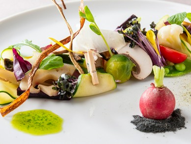 “素材ありき”のフレンチを追求した、自然なおいしさで魅了