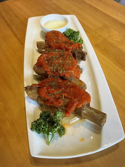 幻の都城産赤豚を使用『オリーブ豚スペアリブ』