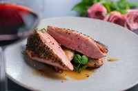 シェフの技が引き立てる素材の魅力『本日のお肉料理』