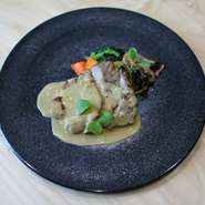 あぐー豚のロースト グリーンカレーソース