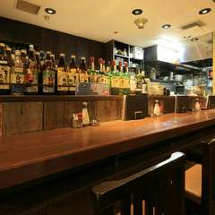 一人でも気兼ねなくゆっくりと食事とお酒が楽しめるお店