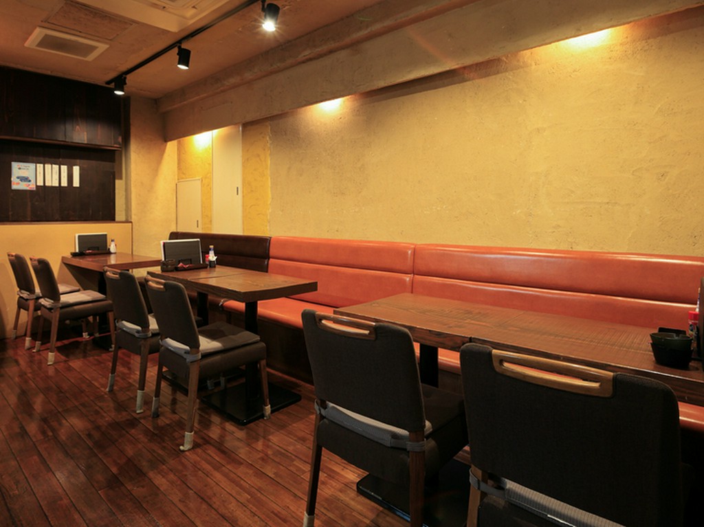 ジャズが流れる落ち着いた雰囲気の店内でゆったりと