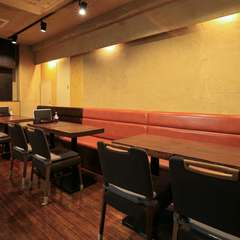 ジャズが流れる落ち着いた雰囲気の店内でゆったりと