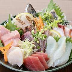 季節ごとの新鮮な魚介類を中央市場より入荷。『新鮮なお刺身』　