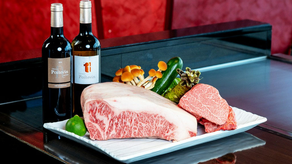 優れた肉質と旨みを誇る神戸牛・黒毛和牛を吟味