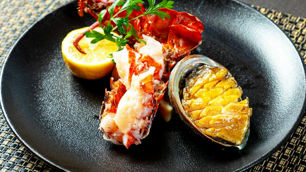 鉄板焼で風味や食感を最大限に引き立てる『海鮮』