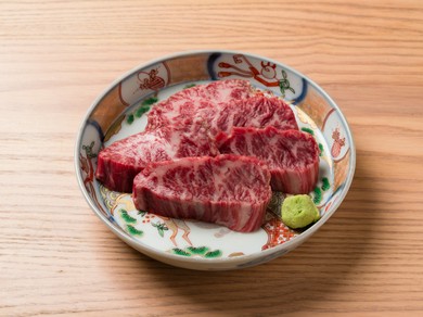 店が惚れ込んだ、希少で新鮮な肉質と味わい。目と心で選び抜いた、こだわりの一品『特選ハラミ』