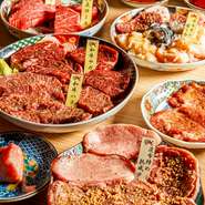 ※コースの内容は食材の仕入れ状況で変更となることがございます。
※コースには生のお肉が含まれております。
※苦手な食材やアレルギーに関してはスタッフまでお申し付けください。
当日のお申し付けの場合お受け致しかねる場合がございます。
※ご予約の際は皆様が揃われるお時間でのご予約をお願い致します。