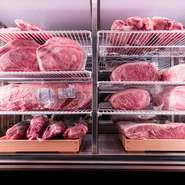 厳選した和牛の、厳選した部位のみを使用し、経験豊富な料理人が最高級の調理法で提供します。肉の旨み・脂の甘味・舌触り・ポテンシャルを最大限に引き出した、“料理”として届ける焼肉店です。