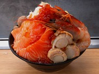 いくらトッピングで味変も楽しめるオリジナルもんじゃ。