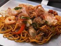 ソースと海鮮の出汁が胃に沁みます。お酒の〆にピッタリ！