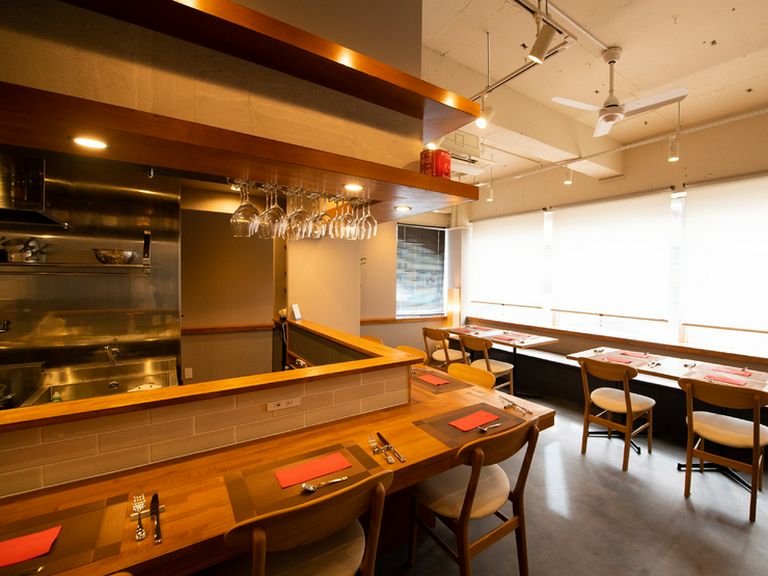 気軽に利用でき、まったりとくつろげるカジュアルな空間