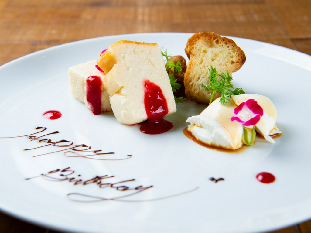 目でも楽しめる華やかな料理を囲んで、イタリアン女子会