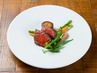 黒毛和牛のビステッカ