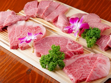 友人と味わう「ふらの和牛」。女性同士でも気軽に利用できるお店