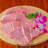「ふらの和牛」のイチオシ部位、約4種を楽しめる盛り合わせ。厳選部位をさらにリーズナブルに食べ比べできます。「ふらの和牛」をお試ししたい方や、ちょっとした贅沢を楽しみたい方もオススメです。
