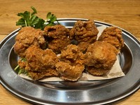 鶏肉が食べられない方用にアレンジしたポークのザンギです。とんかつとはひと味違う食感が味わえます。