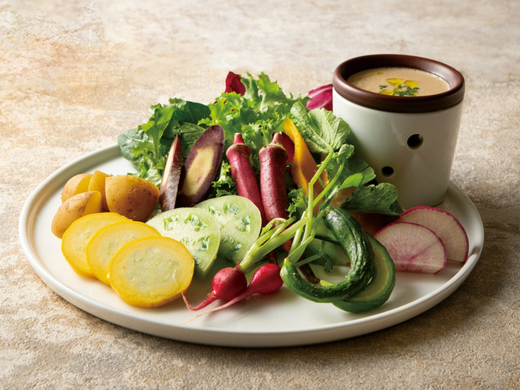 季節ごとに異なる表情を見せる、コース料理に使う新鮮な野菜