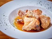 楽しい席に欠かせない存在『丸鶏オーブン焼き』