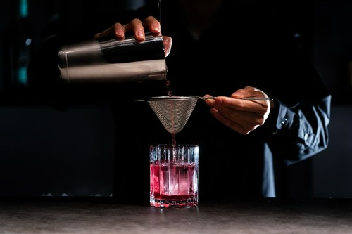 見た目・香りにこだわったオリジナルカクテル