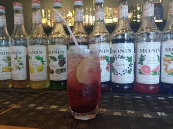 お酒が苦手な人も、楽しく選べる『ノンアルコールカクテル（モクテル）』