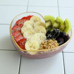 カラフル＆ヘルシーな映えメニュー『アサイーボウル』