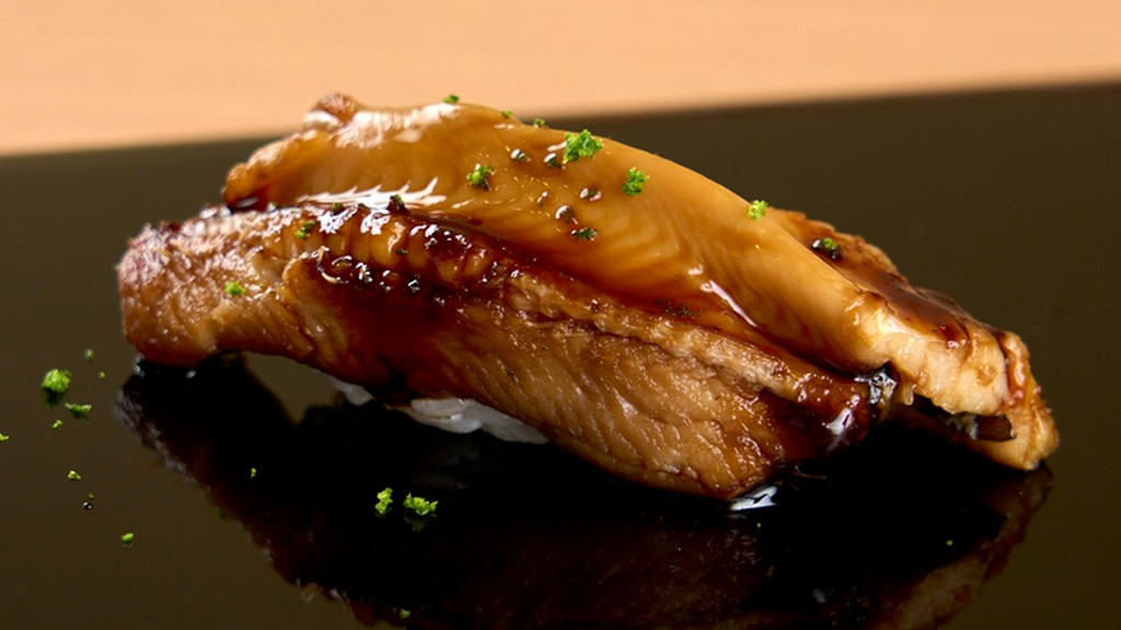 全国の最上質な旬魚介を揃え、江戸前の技で極上の寿司を握る