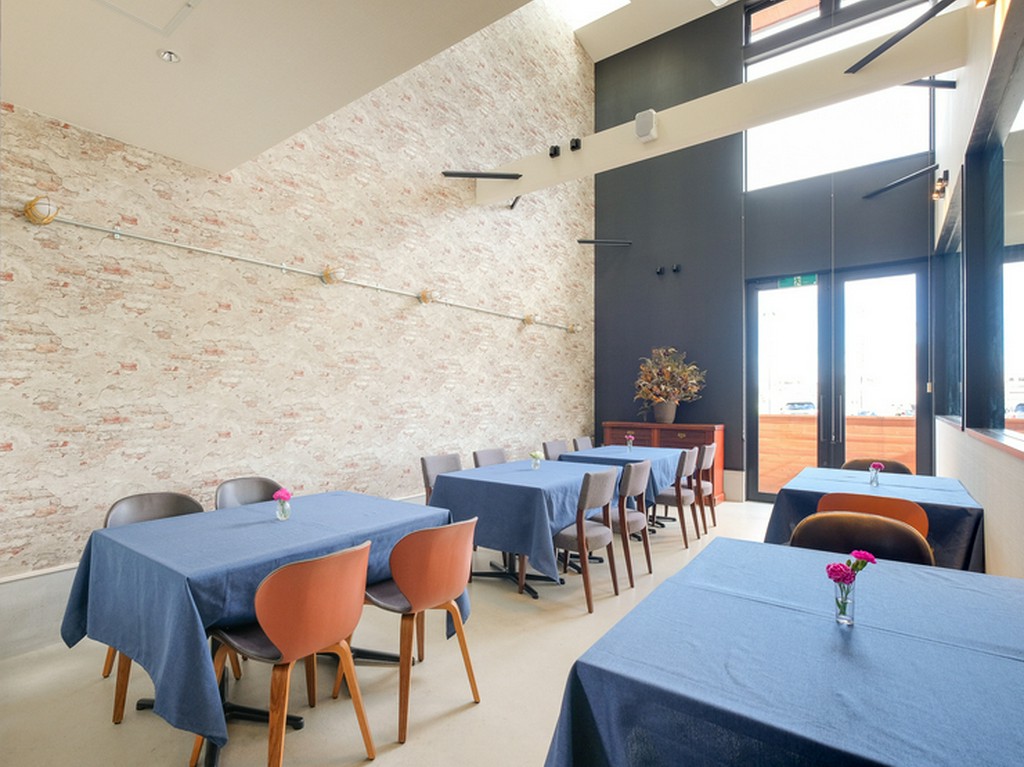 洗練されたムード漂う、オシャレなレストランスペース