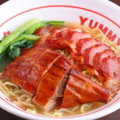 自慢のダックは麺とも好相性『ラーメン二種肉盛り単品』