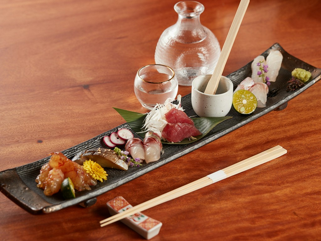 お刺身にもひと手間加え上質さを求める『熟成魚　お任せ刺盛り』