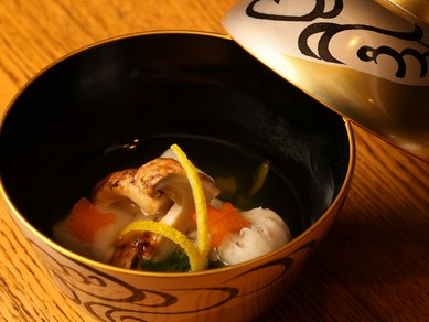 熟練の技とだしの旨みが際立つ『お椀』