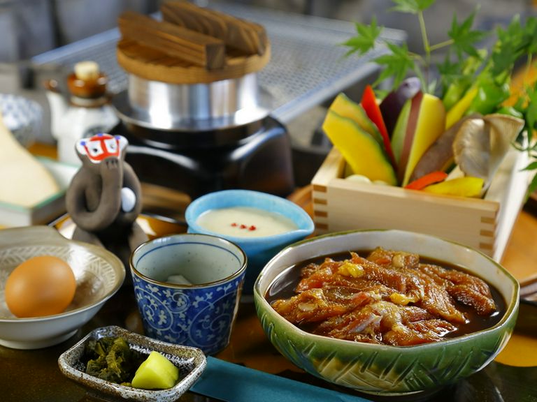 県産鶏をメインに迎えた『うまか鶏セット』