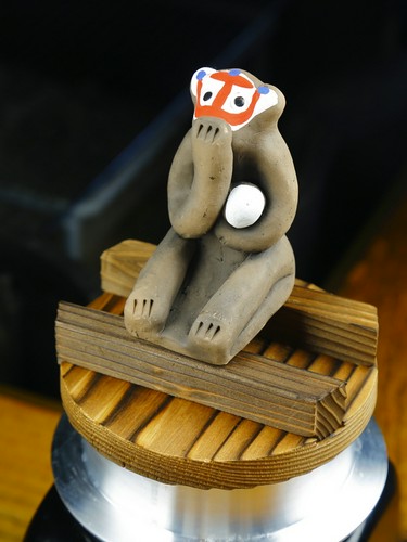 炊き上がりまでのお米を見守る「木の葉猿」
