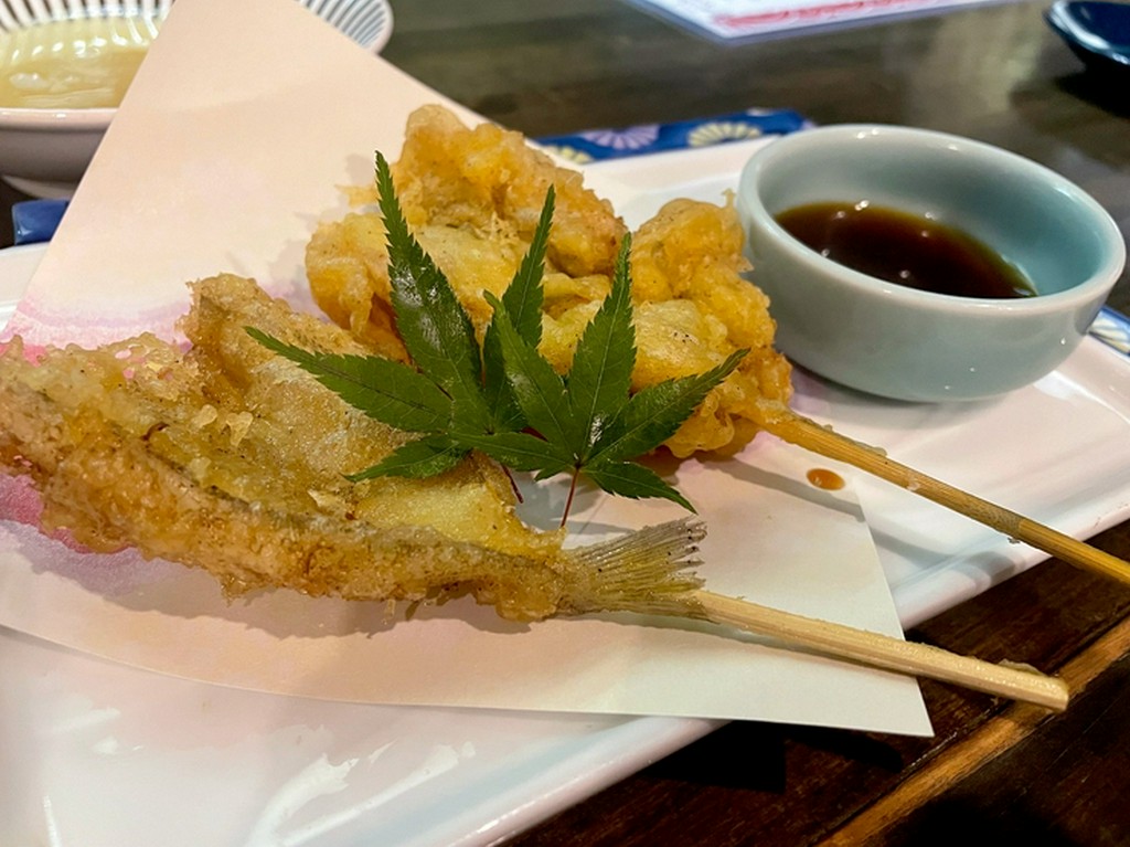 天ぷら串をはじめとした、自慢の料理です。