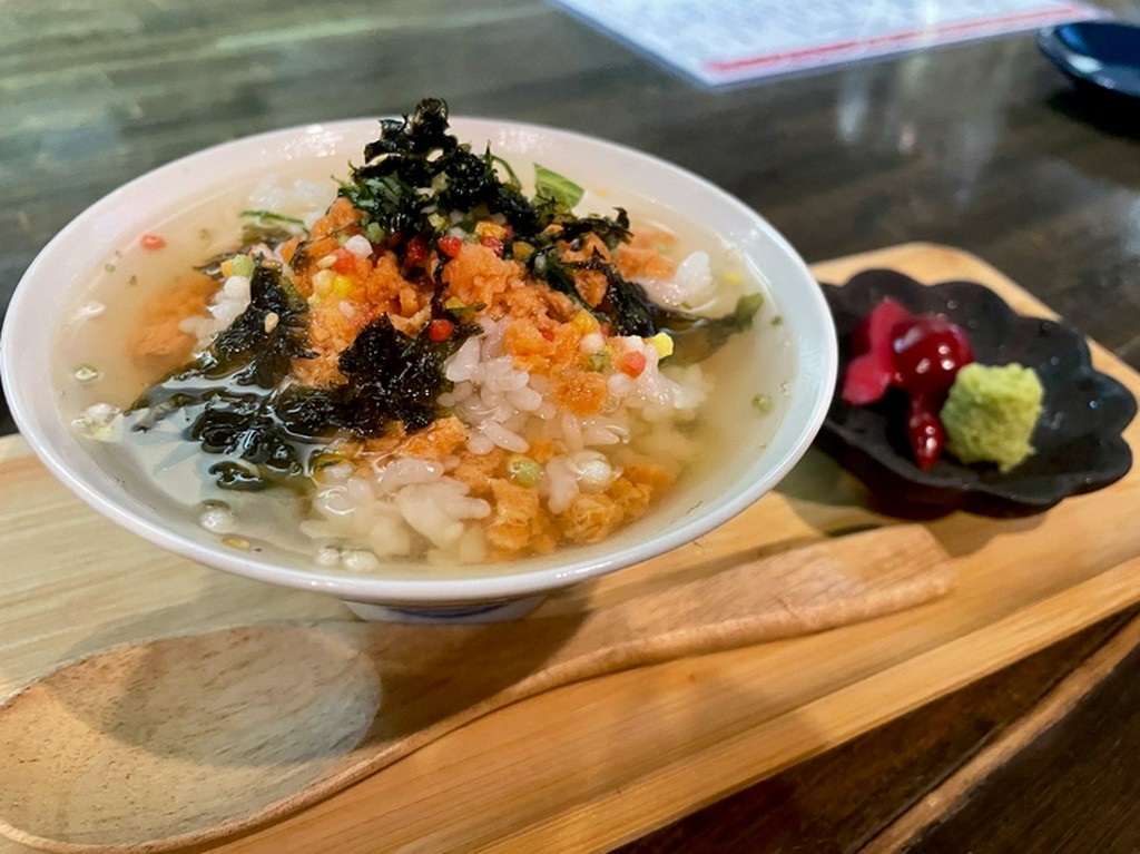 天ぷら串をはじめとした、自慢の料理です。