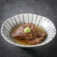 当店の一押しは煮込んで煮込んで柔らかふわトロ仕上げた『茹でたん』箸で切れるほどの柔らかさ。1枚あたり550円とリーズナブル♪