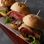 ミニミニサイズの可愛い牛タンバーガー！インスタ映え間違いなし！！
