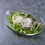 ゴマ油とニンニク香るやみつきになる旨さ