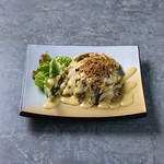 自家製のポテトサラダにたっぷりのスモークタンは相性抜群！