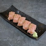大判の牛タンを贅沢に使用!リピート間違いなし!
