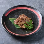 まろやかで上品な甘さと旨味がしみ込んだ素材が引き立つ美味しさが味わえます。