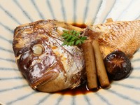 魚の旨みが引き立つ『鯛かぶと煮』