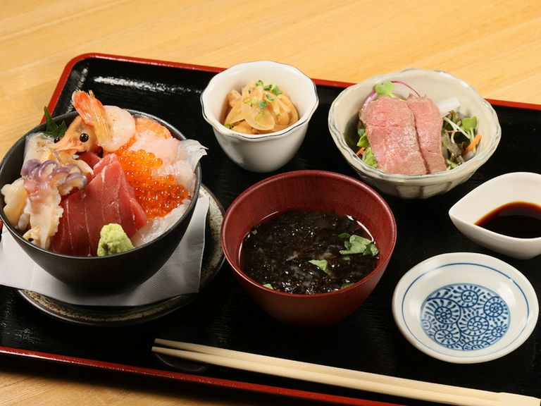 ランチ数量限定 海鮮丼セット