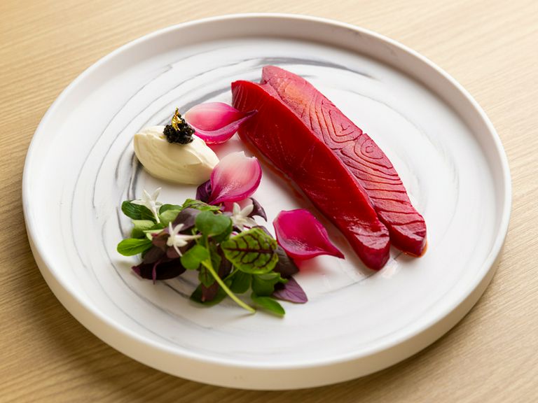 旬食材にこだわりあり。魅力を引き出す調理法で季節感ある一皿に
