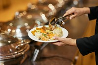 平日限定のランチブッフェ
週替わりのライブキッチンメニューなど、人気のメニューが盛沢山。

小学生：1560円
幼児：無料