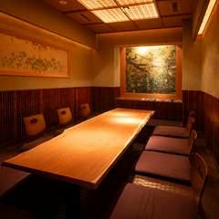 日本料理店さながらの、洗練された雰囲気に包まれる2つの個室