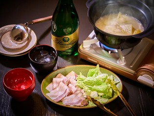 甘味が強く、肉質が良い沖縄県産の豚肉を使用