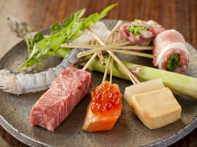 落ち着いた雰囲気の店内は、大人の二人が羽を休めるのにぴったり